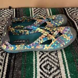 Rock Spring colorful woven sandals water shoes size 10